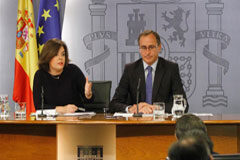 Aumentan las denuncias y el uso de los servicios de atención y protección a las víctimas de violencia sobre la mujer Soraya Sáenz de Santamaría y Alfonso Alonso