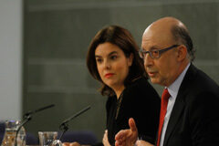 El Gobierno incrementa un 8% la Oferta de Empleo Público en la Administración de Justicia Soraya Sáez de Santamaría y Cristóbal Montoro