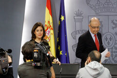 La ley vasca de vivienda establece culpabilidades basadas en presunciones, según el Gobierno Soraya Sáez de Santamaría y Cristóbal Montoro