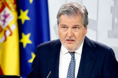 A partir del 1 de julio se prohíbe la entrega gratuita de bolsas de plástico Íñigo Méndez de Vigo