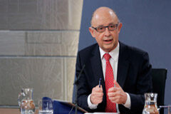 Aprobados dos Reales Decretos que ajustan el IVA y los impuestos especiales a la reforma fiscal Cristóbal Montoro
