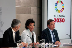 Ampliado el plazo de adaptación de determinados preceptos del Reglamento de la Ley de Contratos de las AAPP Fernando Grande-Marlaska, Isabel Celaá y Luis Planas