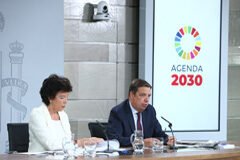 El Ministerio de Justicia recuerda la participación española en la liberación de París hace 75 años Isabel Celaá y Luis Planas