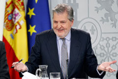 Los ayuntamientos podrán seguir invirtiendo su superávit en nuevos servicios públicos Íñigo Méndez de Vigo