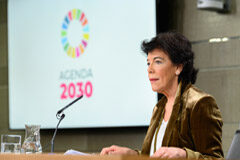 Ascenso a título póstumo a dos guardias civiles muertos en acto de servicio Isabel Celáa