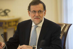 Recurso de inconstitucionalidad contra la Ley navarra de reparación de víctimas de grupos de extrema derecha o funcionarios públicos El presidente del Gobierno en funciones, Mariano Rajoy, durante la última reunión del Consejo de Ministros del año