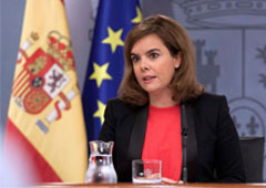 La vicepresidenta del Gobierno, ministra de la Presidencia y portavoz del Gobierno de España, Soraya Sáenz de Santamaría, en la rueda de prensa posterior al Consejo de Ministros.