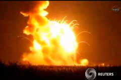 Un cohete no tripulado de la NASA explota tras el lanzamiento El cohete no tripulado de la NASA en Wallops Island, Virginia, el 28 de octubre de 2014