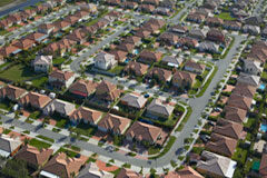 Ampliación de los límites de la capacidad procesal de las comunidades de propietarios Un conjunto de casas.