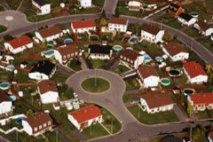 La banca ‘tiembla’: un fallo judicial «pionero» pone en cuestión la Ley Hipotecaria española Un conjunto de casas.