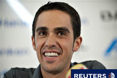 Contador planea correr la Vuelta a España de 2011 Contador asiste a una rueda de prensa en Herning el 13 de agosto de 2010.