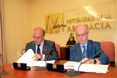 La Mutualidad y el Consejo General de la Abogacía conectan sus Plataformas Tecnológicas Firma del convenio.