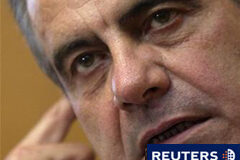 Corbacho arremete contra Fernández Ordóñez por reforma laboral Corbacho en rueda de prensa en Moncloa el 16 de junio de 2010.