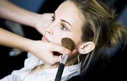 Se simplifica la legislación asfixiante y superflua sobre cosméticos cosméticos