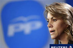El PP ganará en Castilla-La Mancha y Extremadura, según el CIS La candidata del PP en Castilla-La Mancha y secretaria general del partido, María Dolores de Cospedal, ofrece una rueda de prensa en Madrid el 7 de octubre de 2009.