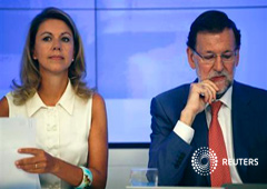 Cospedal junto al presidente del partido y del Gobierno, Mariano Rajoy, en la reunión del comité ejecutivo nacional en la sede del partido en Madrid el 2 de septiembre