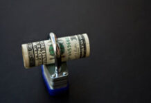 ¿Que diferencia hay entre Pro Soluto y el Pro Solvendo? ¿Con Recurso y Sin Recurso? Un billete enrollado dentro de un candado