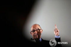 Montoro ve un punto de inflexión en la economía en el segundo trimestre Montoro durante una rueda de prensa en madrid el 22 de abril de 2013