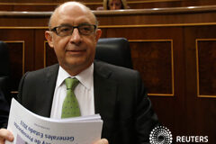 La “amnistía fiscal” recauda la mitad de lo previsto Cristobal Montoro