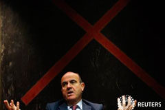 ENTREVISTA-El Gobierno retendrá la mayoría de Bankia en próximos trimestres De Guindos durante una entrevista con Reuters en Madrid, el 12 de febrero de 2014