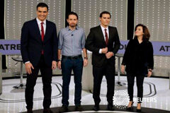 Las dos ligas de la financiación en la campaña del 20D Los candidatos a la presidencia del Gobierno de España (izqda. a dcha.) Pedro Sánchez (PSOE), Pablo Iglesias (Podemos), Albert Rivera (Ciudadanos) y Soraya Sáenz de Santamaría (vicepresidenta del Gobierno de España con el PP) posan antes del debate de un