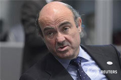 De Guindos: La deuda pública aumentará al 78% del PIB en 2012 Imagen de De Guindos durante una reunión de los ministros de Finanzas de la zona euro celebrada el 30 de marzo en Copenhague
