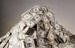 Eliminación retroactiva de la exención de las indemnizaciones por despido Mucho dinero amontonado.