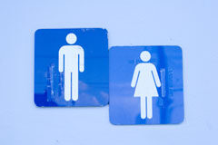 Discriminación genética, big data y protección de datos Imagen con una silueta de hombre y mujer.