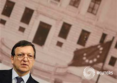 El presidente de la Comisión Europea, Jose Manuel Durao Barroso, durante la ceremonia de 60 aniversario de la constitución de la Cámara Alta del Parlamento alemán, o 