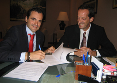 Los dos representantes del ICATF el diputado bibliotecario Eduardo Arias y el Decano d. Víctor Medina