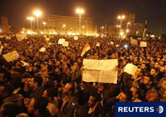 En la imagen, una manifestación en la plaza de Tahrir en El Cairo, el 30 de enero de 2011