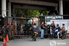 Dos diputados venezolanos se refugian en embajadas tras la detención del vicepresidente de la Asamblea Nacional La entrada de 'El Helicoide', un centro de detención del Servicio Nacional de Inteligencia Bolivariano (SEBIN), donde el vicepresidente de la Asamblea Nacional, Edgar Zambrano, está bajo arresto, en Caracas. 9 de mayo 2019