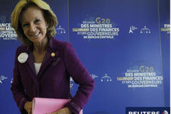 Salgado: La capacidad de financiación de deuda está garantizada Salgado en rueda de prensa en París