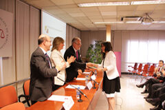 Nuestra colaboradora Mercedes Hernández Gayo, premiada Mercedes Hernández Gayo recogiendo el premio