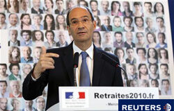 Francia elevará la edad de jubilación de 60 a 62 años el ministro de Trabajo francés, Eric Woerth, durante una rueda de prensa para desvelar los detalles de la reforma de las pensiones propuesta por el gobierno, en París, el 16 de junio de 2010.