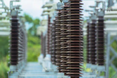 El beneficio del bono social eléctrico podrá llegar al 50% de la factura Una estación eléctrica