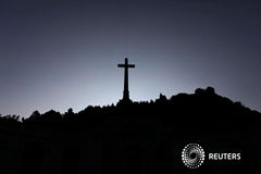 El Congreso da luz verde a la exhumación de Franco La cruz de 150 metros del Valle de los Caídos, donde están enterrados los restos del dictador Francisco Franco, en San Lorenzo de El Escorial, Madrid
