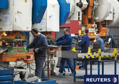 magen del 28 de octubre de unos empleados en una fábrica de componentes de automóviles en Burgos