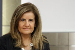 El Ejecutivo aprueba la Estrategia Española de Responsabilidad Social de las Empresas, manteniendo la voluntariedad para todos sus sujetos La Ministra de Empleo y Seguridad Social, Fátima Báñez en el Consejo de Ministros