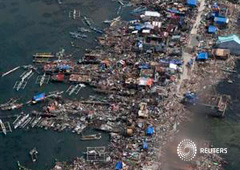 Imagen del 11 de noviembre de la devastación causada por Haiyan en una localidad en la provincia de Samar, en el centro de Filipinas