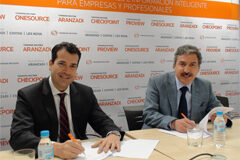 Thomson Reuters firma un acuerdo de patrocinio con la Asociación Española de Derecho Financiero De izquierda a derecha: Fernando Serrano y Carlos Gaona