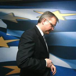 el Comisario europeo de Asuntos Económicos, Olli Rehn, en una rueda de prensa de Atenas de 2010.
