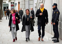 Los políticos catalanes (izquierda-derecha) Carme Forcadell, Dolors Bassa y Raul Romeva llegan al Tribunal Supremo en Madrid, 23 de marzo 2018