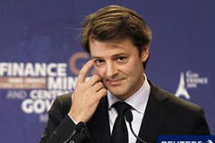 Moody’s evaluará la perspectiva de la deuda de Francia el ministro de Economía francés, François Baroin, durante una rueda de prensa en París, el 15 de octubre de 2011