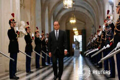 Francia busca coalición global para destruir a Estado Islámico Hollande a su llegada al Palacio de Versalles para una mensaje especial ante diputados y senadores
