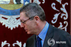 Ante el panorama que se está creando, los jueces toman la iniciativa de plantear un cambio en la Ley hipotecaria Albertor Ruiz Gallardón