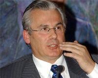 Garzón cree «idóneo» acabar con los paraísos fiscales y destaca la importancia de la cooperación judicial y diplomática Baltasar Garzón