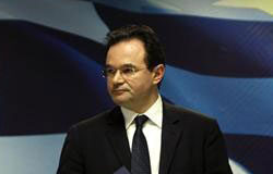 Los ministros de la zona euro hablarán hoy sobre Grecia George Apaconstantinou