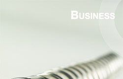 LPM como estrategia y KM como ¿coste? Un bloc con un bolígrafo