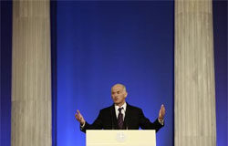 El primer ministro griego dice que están en «estado crítico» El primer ministro griego Giorgios Papandreu pronuncia un discurso económico en Atenas, el 14 de diciembre de 2009